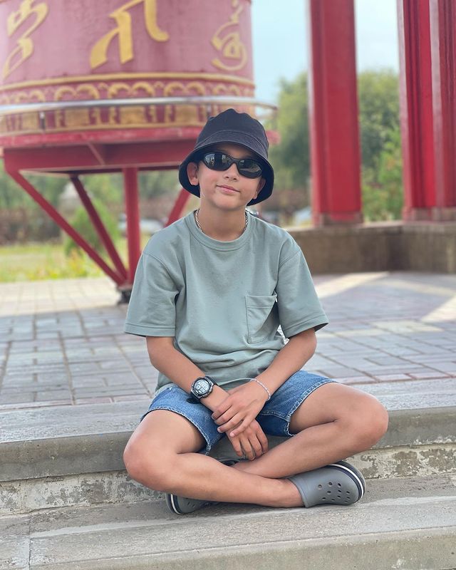 axxsana в LOOKY. #лето,#summer,#август,#элиста,#калмыкия,#буддийскийхрам,#золотаяобитель,#путешествуйснами,#давайувидемвесьмир,#fotografia,#nofilter. - чем занимаетесь?
-...