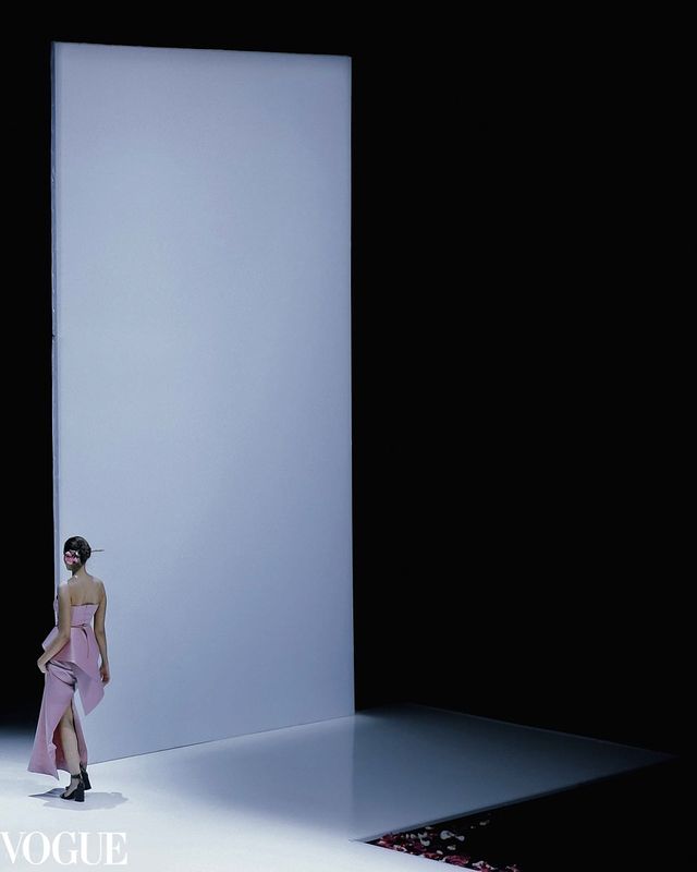 anastasia_jes в LOOKY. #photovogue,#vogue,#fashion,#fashionweek,#fashionphotography,#photographeranastasiajes,#неделямоды,#зaщuтyтo,#мом1еннт,#moscowfashionweek,#колебaния,#неделямодывмоскве. Ещё одна моя карточк...