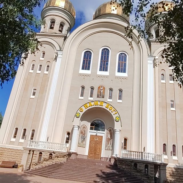 irinalukoyanofff в LOOKY. #кисловодск,#кавказ,#достопримечательности,#лето2023,#август2023,#аленкаматренка,#аленкапутешественница. Собор Николая Чудотв...