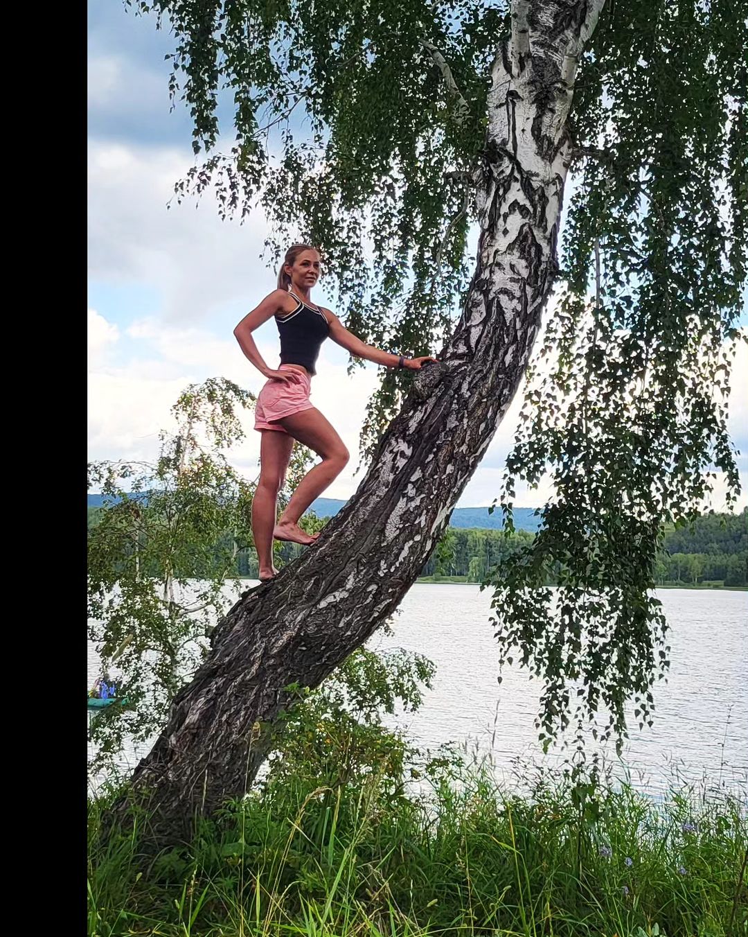 Провели день на рыбалке 🎣 очень красивое место! Озеро Цинголь. Тот случай, когда можно совместить приятное с полезным: половить рыбку, покататься на лодке и просто почитать на природе 😁 #отпуск2023 #отдых #несидимнаместе #рыбалка #цинголь #озеро