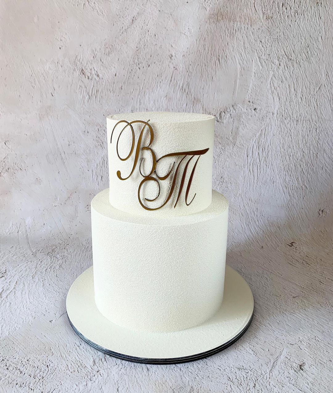 tatiana_savelyeva_orsk в LOOKY — #weddingcake в стиле #минимализм 👌🏻
.
Торт в 2 яруса от 5 