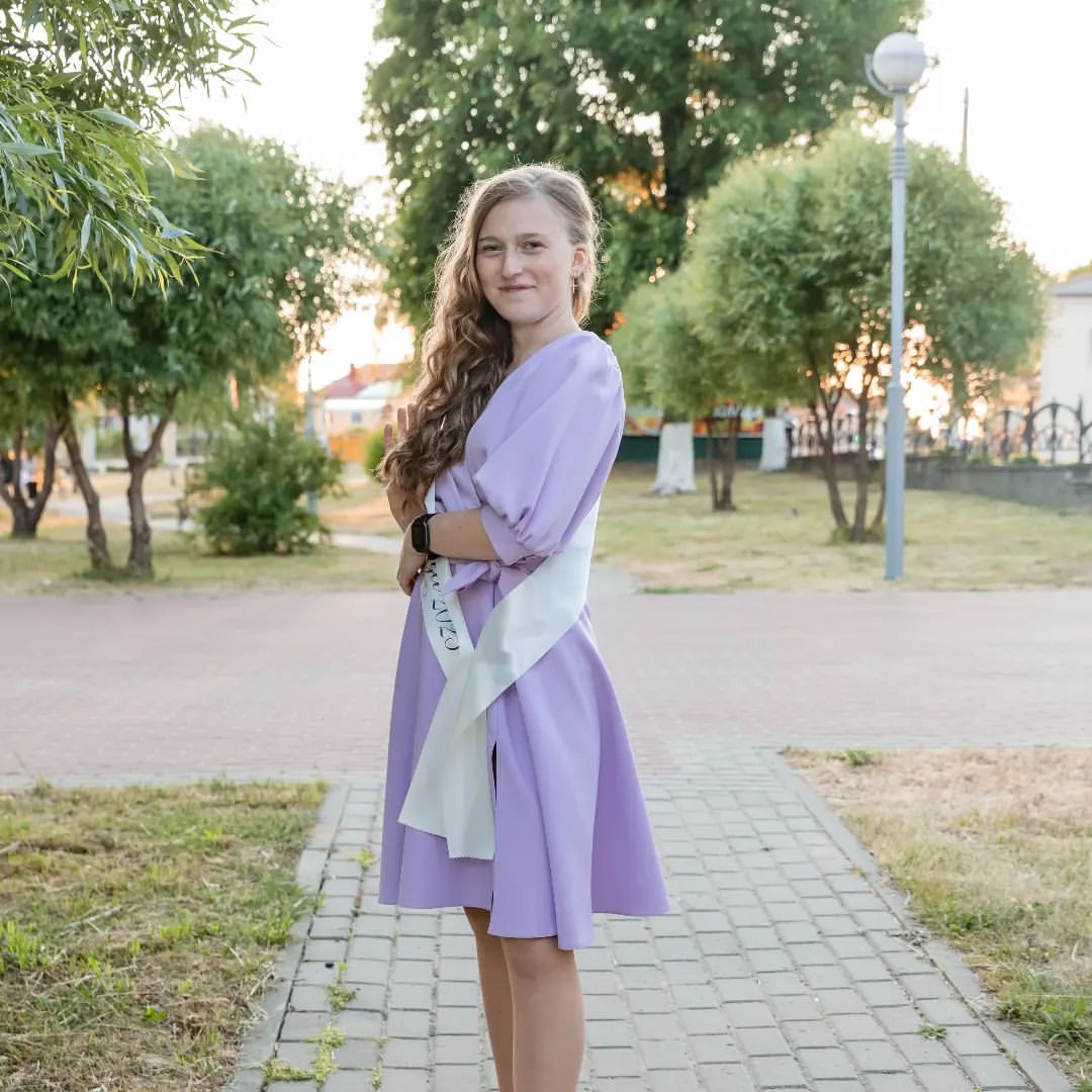 lizzmex20_ in LOOKY. . prom 2023🥰