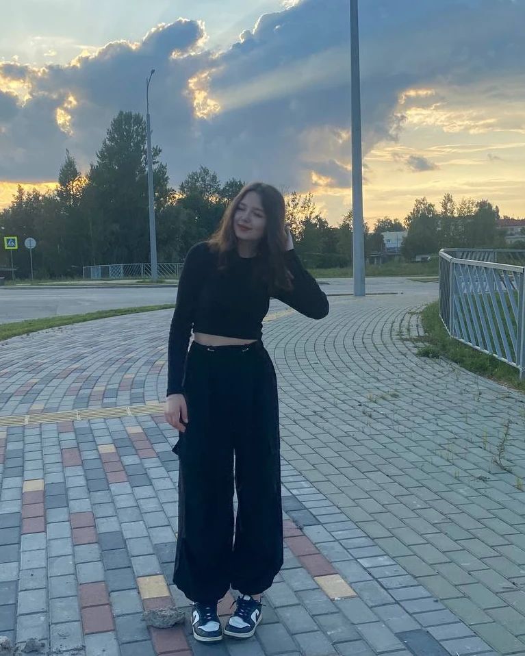 nnaasiii in LOOKY. . 안녕히 가세요