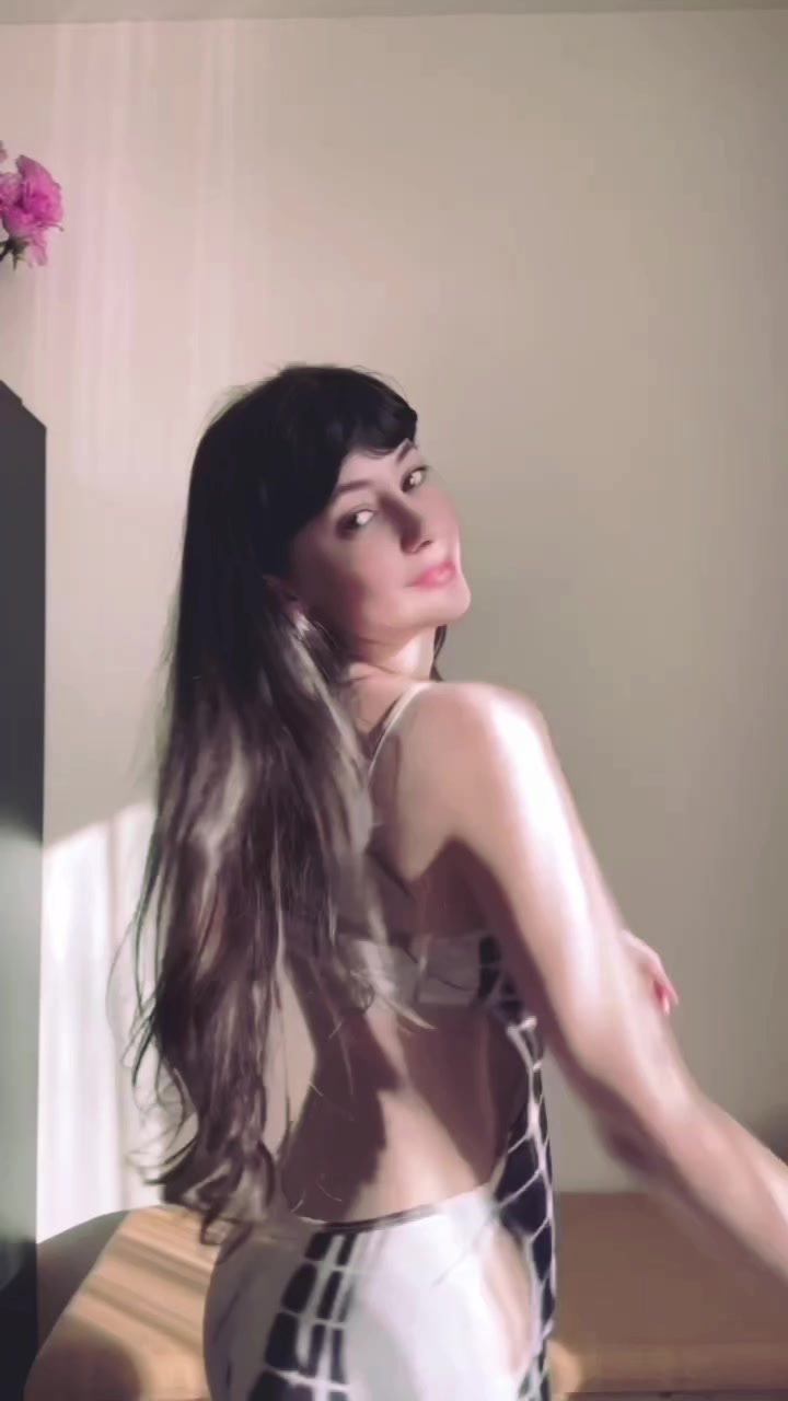 Sarah Corner в LOOKY. #life,#enjoy,#lifestyle,#girls. Extract from archive...
