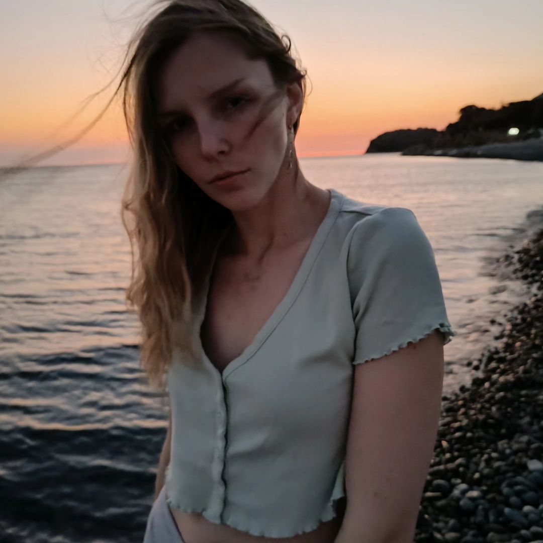 ann_v_bkv in LOOKY. . Кажется щеки сдуло