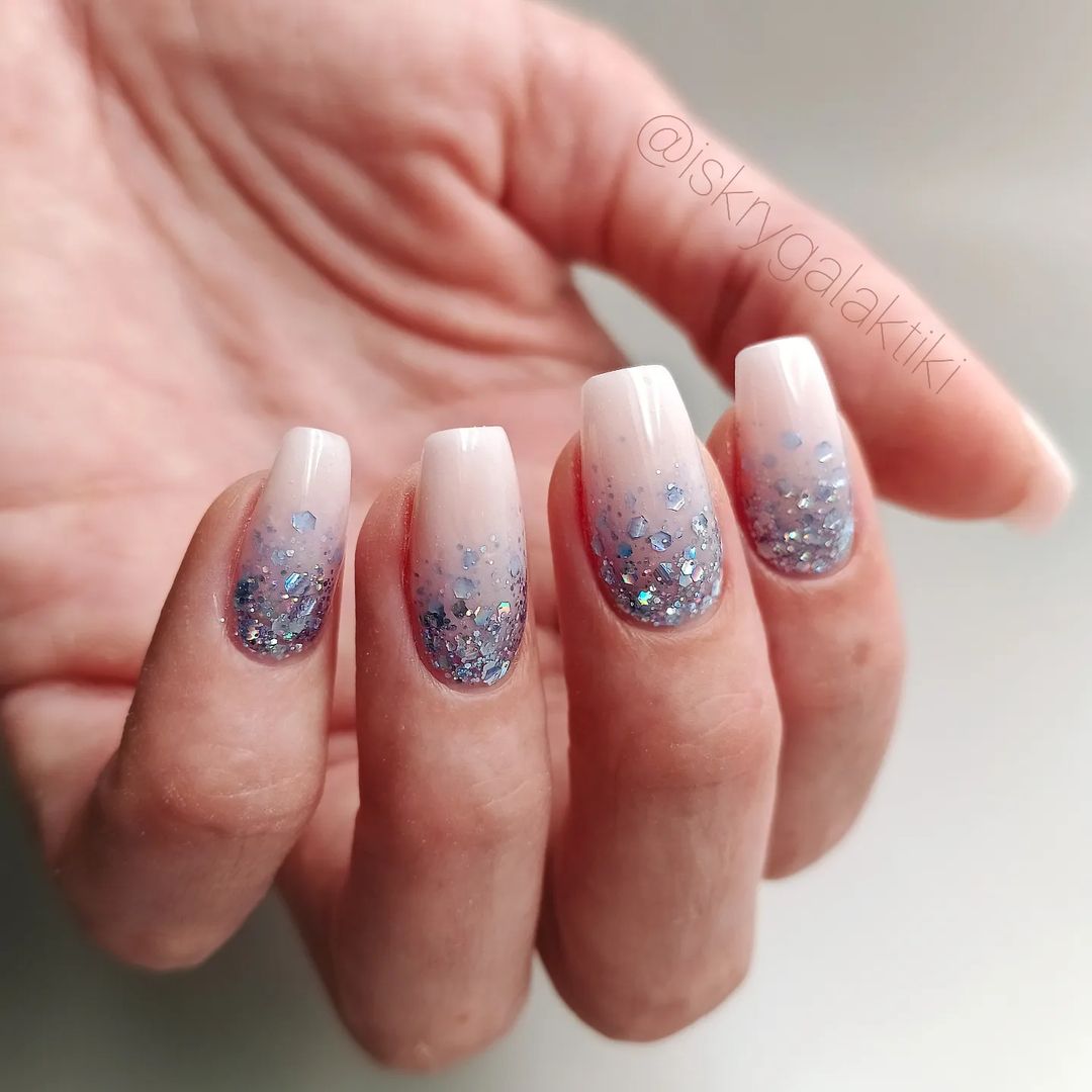 iskry_galaktiki в LOOKY — Тем, кто любит блестеть🤗

Можно и на свои ноготочки сделать