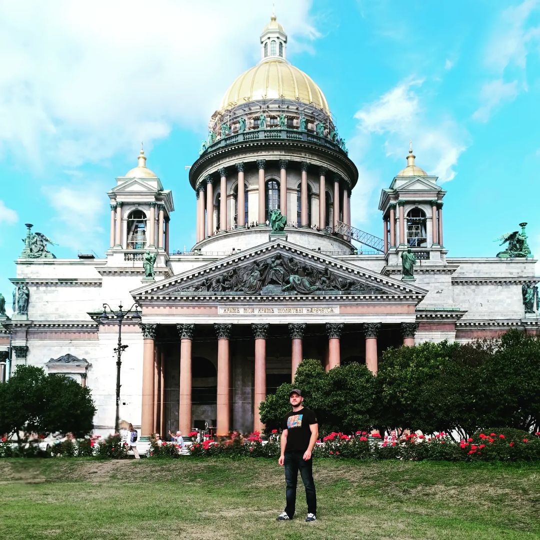 kvasov_oleg in LOOKY. . В Питере не только п...