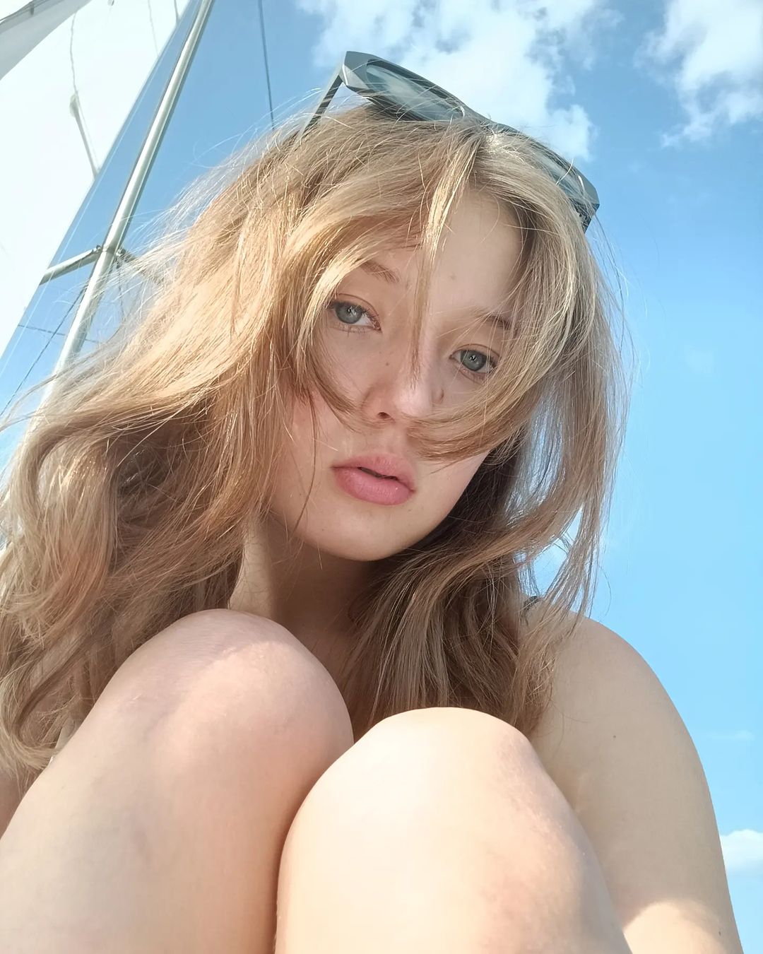 verkhovova_33 in LOOKY. . null