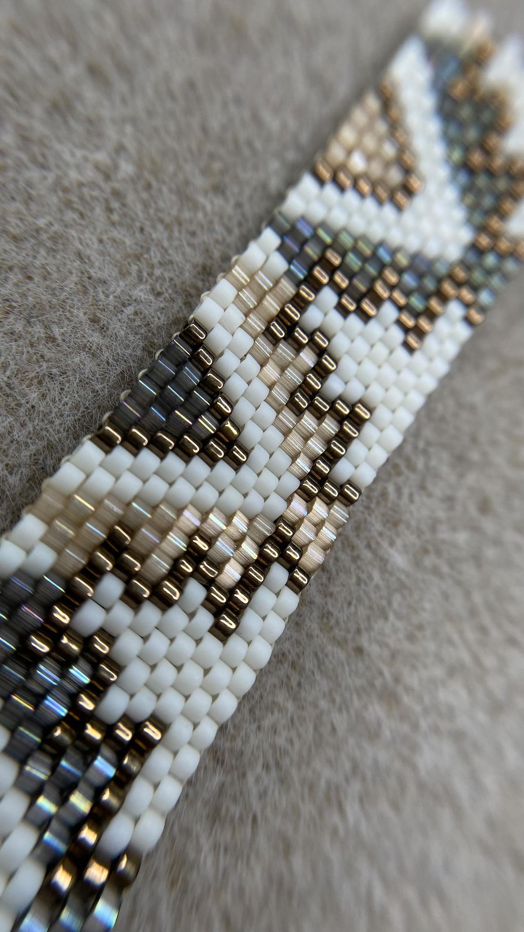 mia_29006 в LOOKY. #beadwork,#handmadejewelry,#pulseras,#artworks,#artwork,#joyeriaartesanal,#artesanal,#craft,#manualidades,#moda,#tendencia,#accessories,#bracelets,#hechoamano,#handcrafted,#tejidoamano,#fashionista,#fashionstyle,##accessoires,#bisuteria,#smallbusiness,#supportsmallbusiness,#supportlocal,#abq,#emprendedores,#emprendedora,#mujer,#womensfashion,#womeninbusiness. «Погрузитесь в мир и...