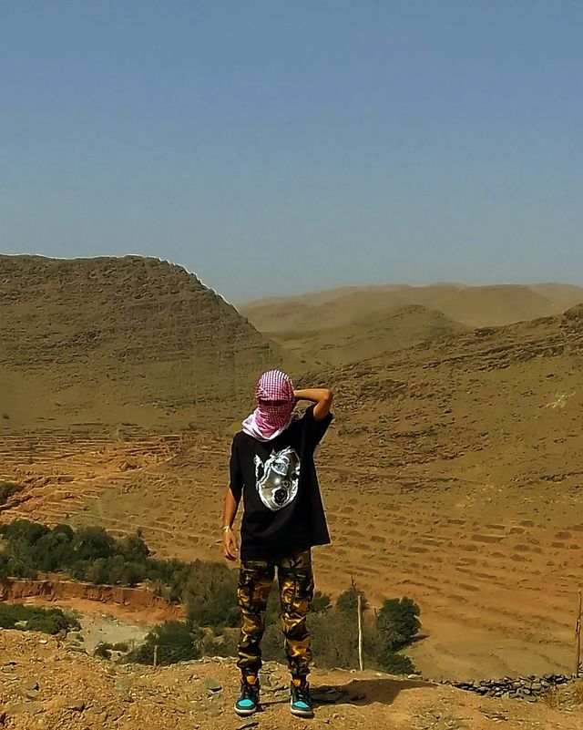 ☺︎︎ ✪>>>>✰ Ꙭ в LOOKY. #stylefashion,#fashion,#morocco,#modeling,#streetwear,#streetstyle,#photography,#editfoto. 🏜🦇@gofmafia
.
.
.
...