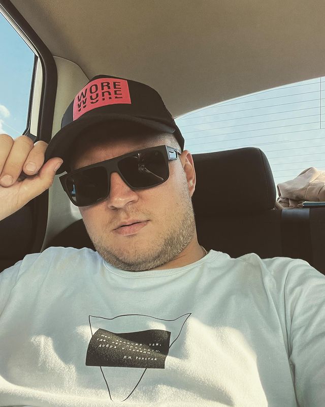nikitosromanenko в LOOKY. . Продолжим в ленте😏