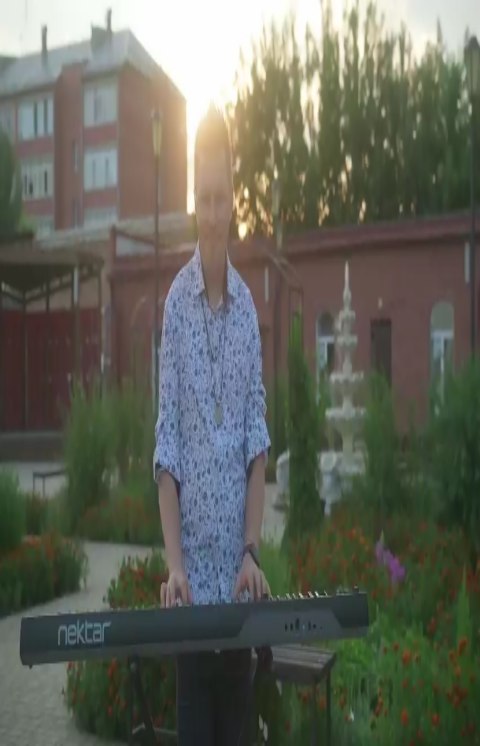 larisa.prokopeva.1970 в LOOKY. . С Днём рождения, Кур...