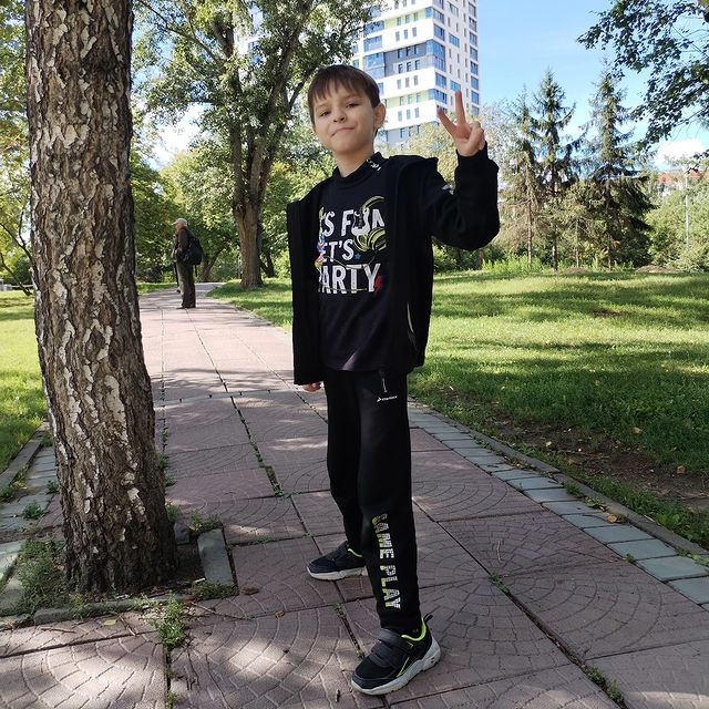 20iris в LOOKY. #нарымскийсквер,#прогулка,#любимыйсынок,#милый. #нарымскийсквер #про...