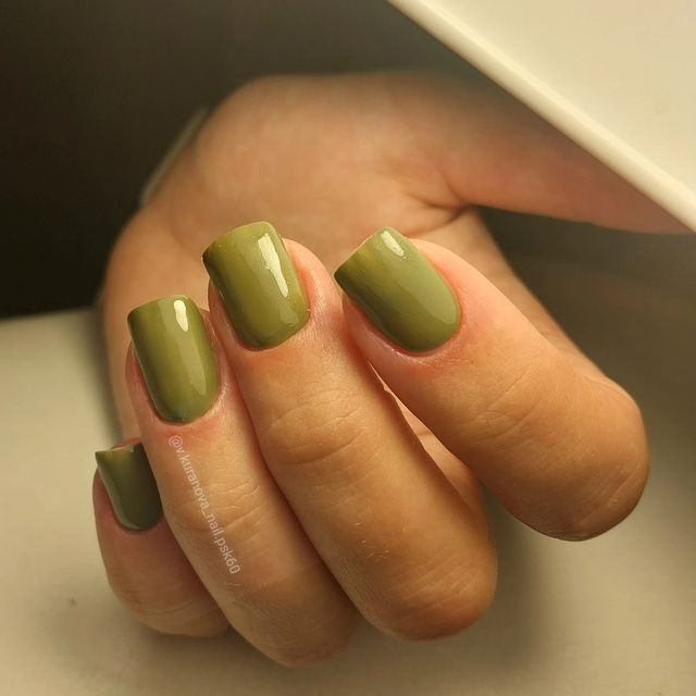 v.kuranova_nail.psk60 в LOOKY. #маникюрпсков,#доминоакваполис,#красотавпростоте,#работаем,#будурадавашимручкам. Хаки-топчик 😉
#мани...