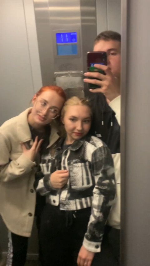 kmaria__________ в LOOKY. . Местные бомжи ходили...