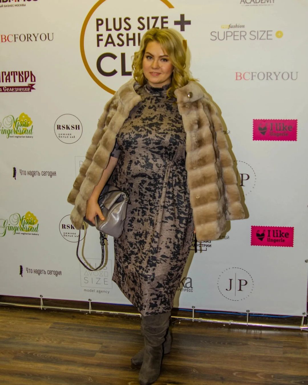 PLUS SIZE FASHION CLUB +
23.11.19
Организатор @uretskaya_natasha
Модель @alina_sshell
Фотограф @dmitry_tomcat
#модельплюссайз #модельмосква #фотогафмосква