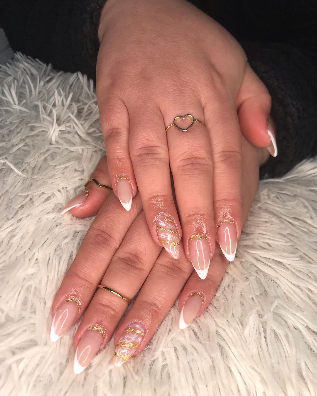 raquelbrazdesignerdeunhas in LOOKY. #alongamentodeunhas,#fibradevidro❤️. Manutenção 💛🔥 #alo...