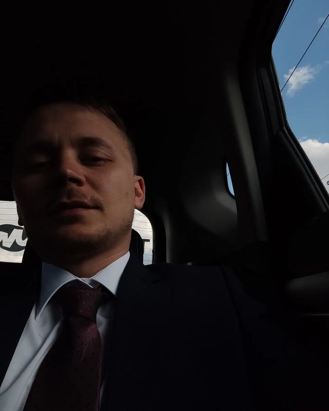 vokushna в LOOKY. . Парадные меняют подъ...