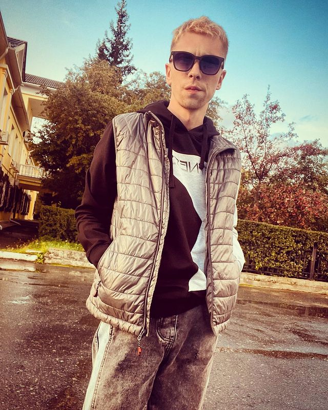 maxon_1st в LOOKY. #singer,#drummer,#музыкант,#барабанщик,#car,#auto,#машина,#walk,#waling,#гуляем,#прогулка,#тачка,#лакшери,#style,#стиль,#2023,#august,#август,#summer,#лето,#екб,#екатеринбург,#photo,#фото,#selfie,#селфи,#warm,#тепло. Love is summertime ☀...
