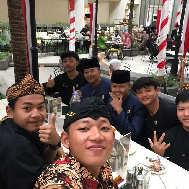amzedd24 в LOOKY. #DisdikJabar,#kongresKebangsaan,#FestivalPraktikBaik,#FestivalBudaya,#BarudakMasagi,#FestivalNitiBukti,#JabarJuaraLahirBatin. Day akhir, penuh den...