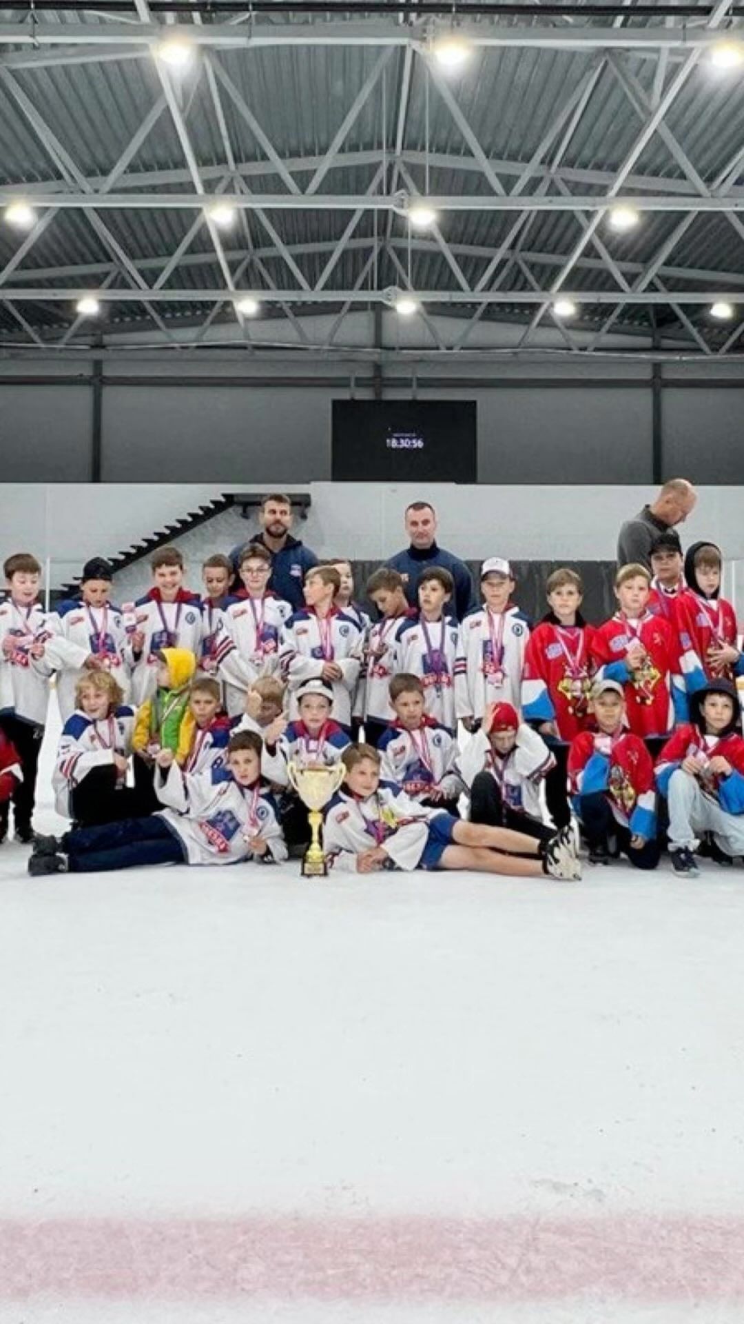 nik_r_hockeyboy в LOOKY. #хоккейпитера,#хоккей,#хоккейроссии,#hockey4kids,#рябахоккеист,#рябамолодец,#рябакрасава. Мы победили!!! Кубок...