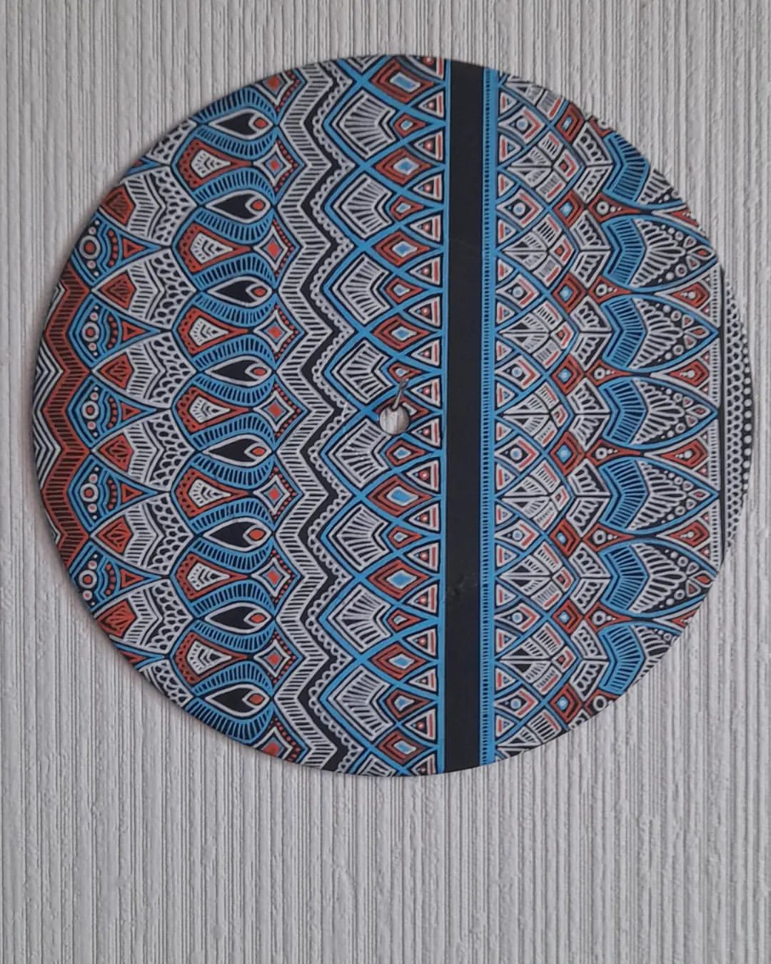 elf_craftmaster in LOOKY. #art,#acrylic,#lace,#vinyl,#blue,#orange,#white,#drawing,#graphic,#design,#decor,#gift,#craft,#handmade,#кружево,#рисование,#винил,#пластинка,#голубой,#оранжевый,#белый,#графика,#дизайн,#подарок,#ручнаяработа,#роспись,#крафт
Вы. #art #acrylic #lace ...
