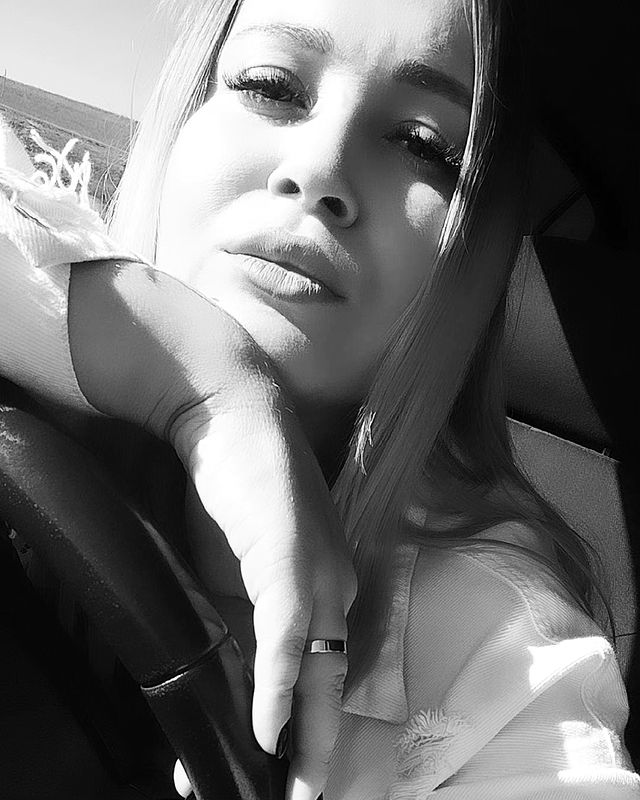 devora.diva in LOOKY. . 🖤🖤🖤