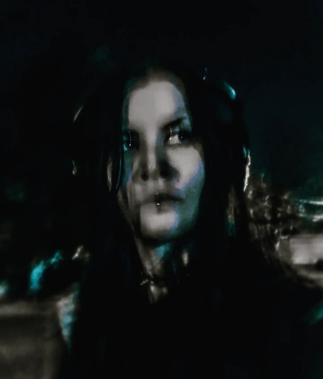 bella666bornswood в LOOKY. #selfie,#darknight,#walk,#metalhead,#metal,#blackheir,#horror,#horrorfilm,#horrormovies,#blackmetal,#darkmetal,#deathmetal,#tulpa,#demonsareback. Came back✨🖤

#selfi...
