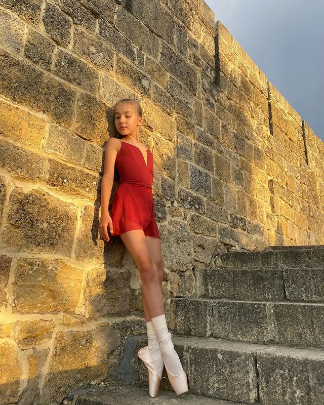 viktoria_kuzmina2012 в LOOKY. #ballet,#balletworld,#ballerinas,#dalletclassico#balletclass,#balletphotos,#ballerina,#balletlove,#ldalletlovers,#art,#loveart,#dance,#like#балерина#балетжизнь. ☀️🧡
.
@grishko_rus ...