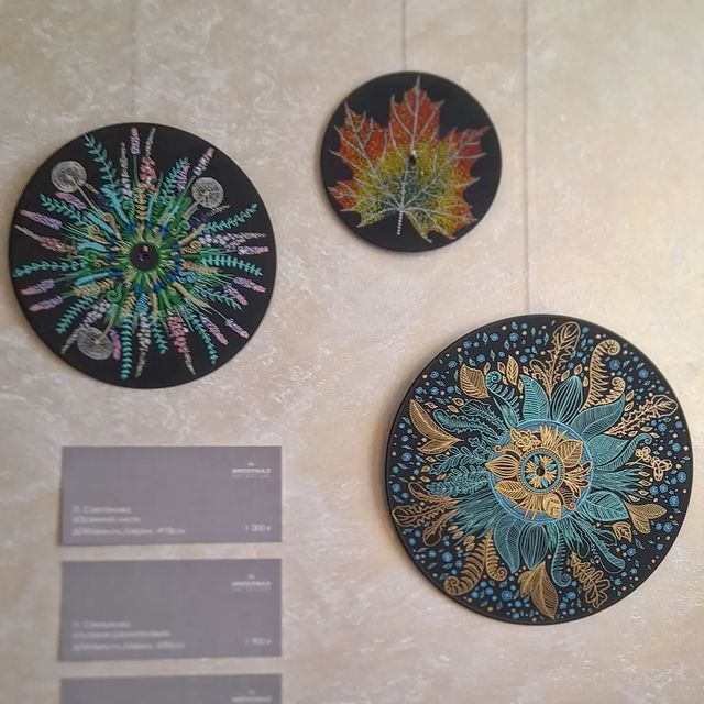 elf_craftmaster в LOOKY. #acrylic,#liners,#drawing,#graphic,#design,#decor,#record,#vinyl,#flowers,#leave,#summer,#gift,#exhibition,#craft
#акрил,#рисование,#винил,#пластинка,#графика,#контуры,#маркеры,#дизайн,#подарок,#выставка,#листья,#цветы. Look, I've found my ...