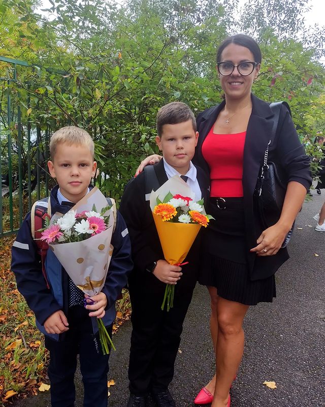 lesi4ka_r в LOOKY. #1сентябряденьзнаний🍂#1клашка,#3клашка. Теперь у нас два шко...