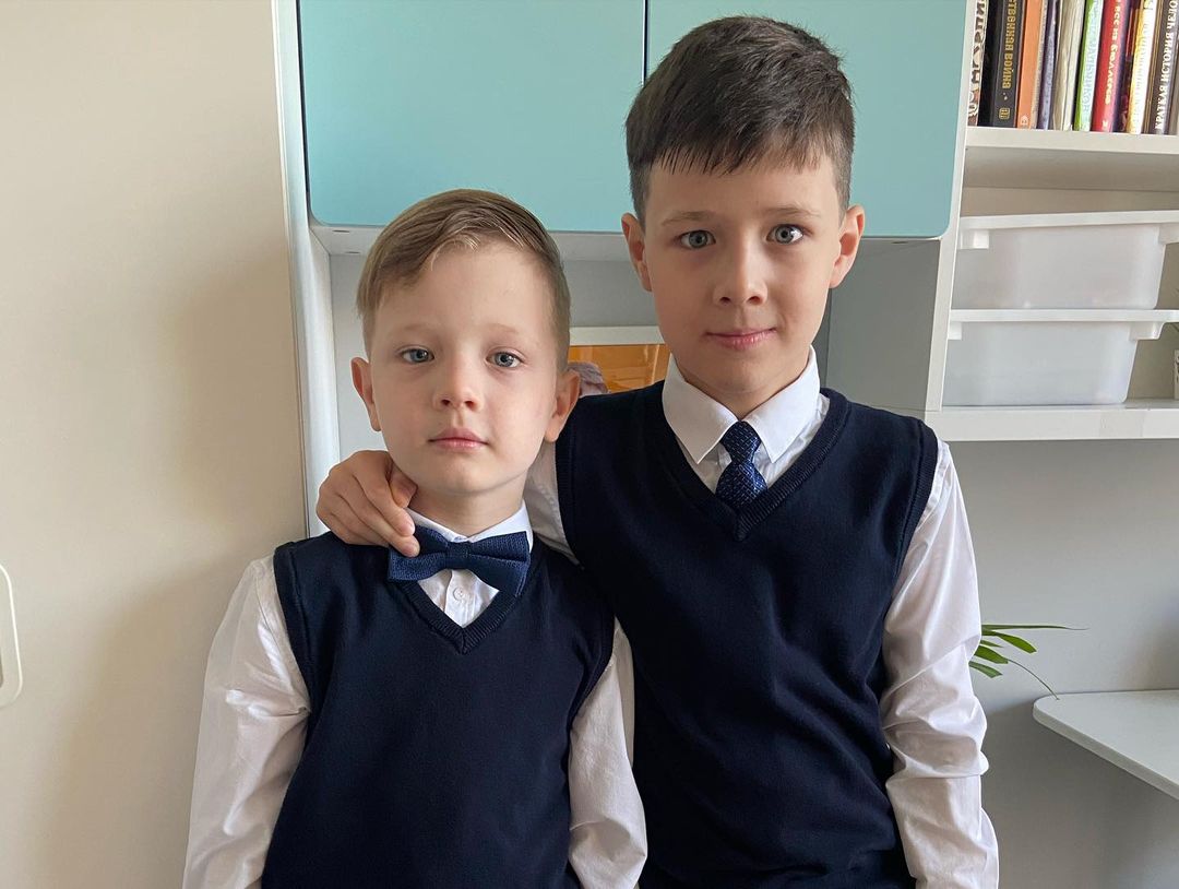 Мои! ♥️♥️ С праздником всех несчастных родителей! 😀