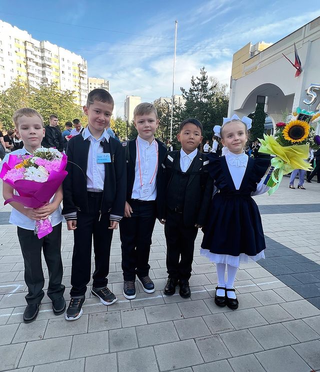 malyshelen в LOOKY. . Одноклассники🎓👩‍🏫...