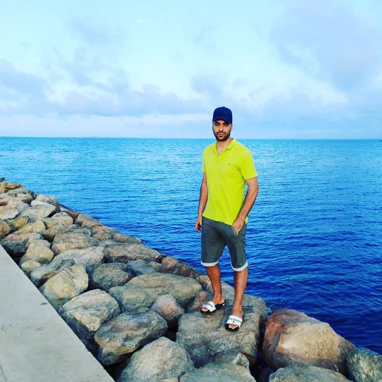 jd_karim_ в LOOKY — لا تنتظر من الخبيث ان يراك نقيا 💚