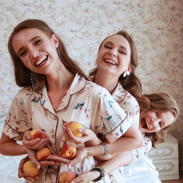 plakh_an в LOOKY. . Девочки с персиками ...