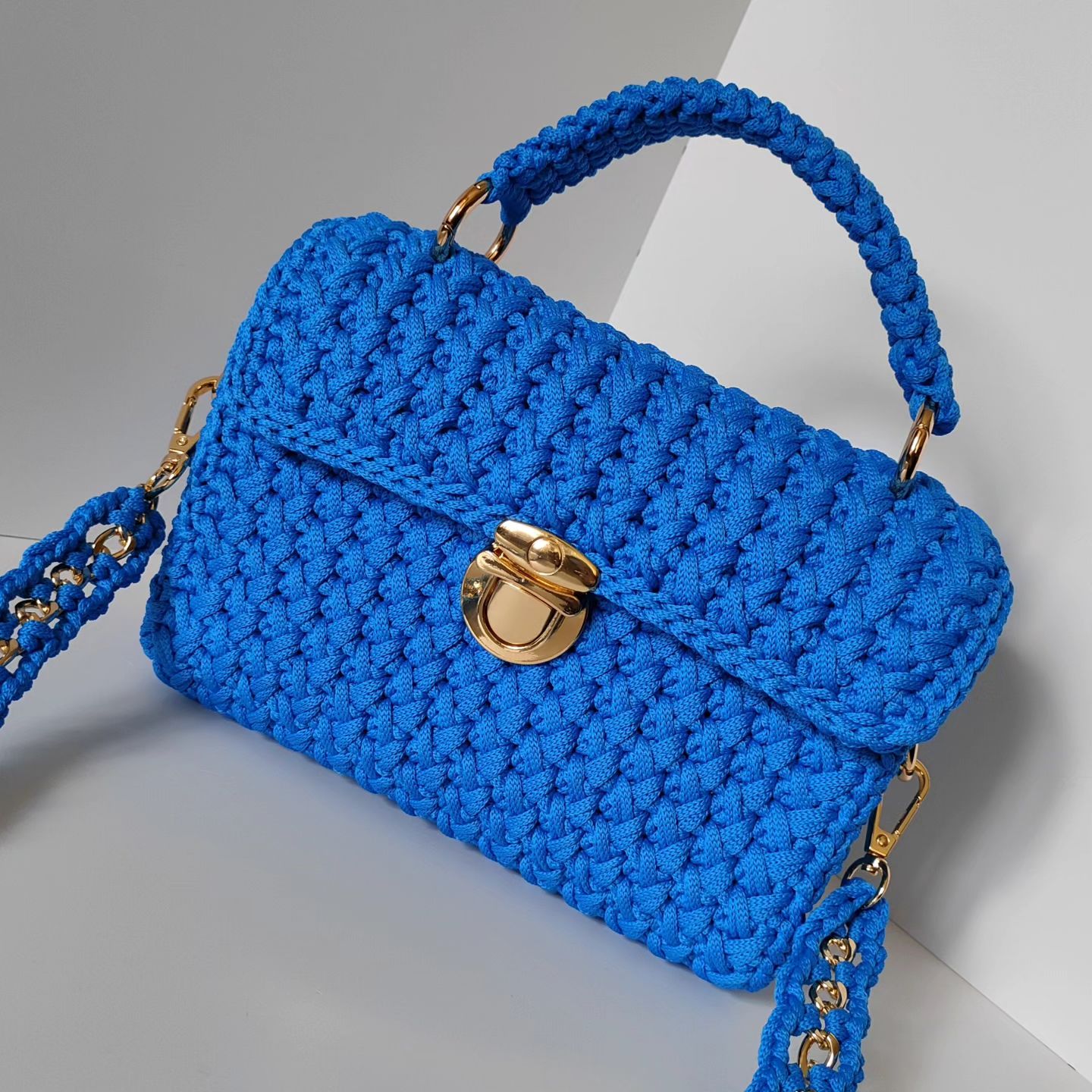 av.guzhova в LOOKY. #crochetpattern,#crochet,#crochetlove,#crochetbag,#промлатекс,#шнурдлявязания,#изшнура,#шнурполиэфирный,#вяжуназаказ,#вяжемсумку,#вязанаясумка. Явки-пароли на матер...