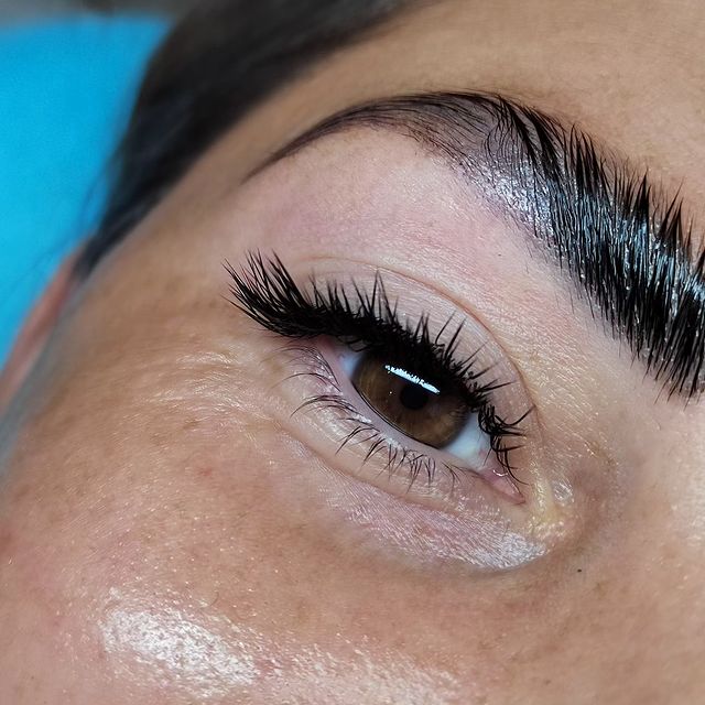 laza_lash_brow в LOOKY. #ресницы,#ресницылазаревское,#наращиваниересницЛазаревское,#оформлениебровецЛазаревское. Шикарный мокрый в из...