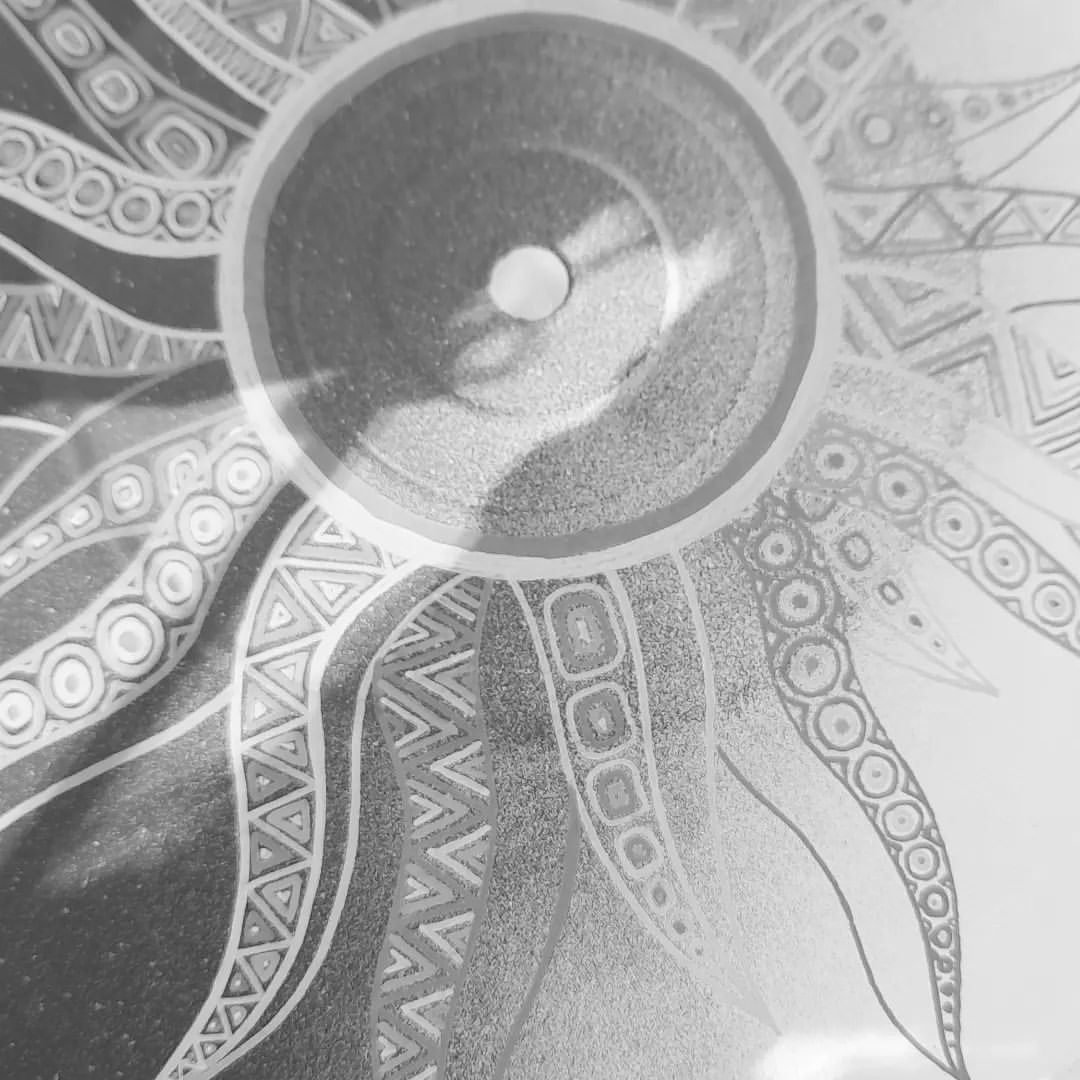 elf_craftmaster in LOOKY. #ручнаяработа,#акрил,#арт,#дизайн,#солнце,#этника,#ethnic,#stylish,#vinyl,#handmade,#sun,#graphic. А у кого новая пласт...