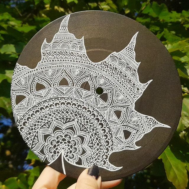 elf_craftmaster в LOOKY. #acrylic,#lace,#graphic,#gold,#white,#drawing,#mandala,#maple,#mandalaart,#mapleleaf,#decor,#design,#gift
#рисование,#арт,#акрил,#золото,#белый,#ручнаяработа,#ручнаяроспись,#винил,#кружево,#крафт,#клен,#лист,#сентябрь,#красота,#дизайн,#декор. 📢ЭТУ И ДРУГИЕ ЧЕТЫР...