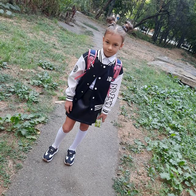 i_z__v_z в LOOKY. . Моя первоклашка❤️