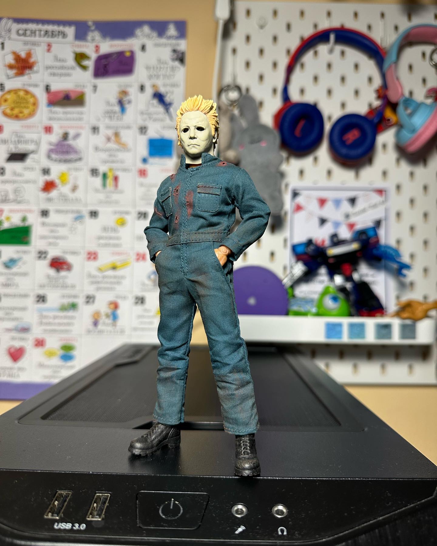 cedder в LOOKY. #mezco,#halloween,#halloween2,#michaelmyers,#art,#fotoart,#toysphoto,#toystagram,#toysart,#toysphotography,#toysphotogram,#toysart,#exclusive,#mezcoexclusive,#mezcotoyz,#mezcoone12,#фигурки,#ужас,#хэллуин,#майклмайрс,#мезко. 🎃💀🎃 #mezco #hallo...