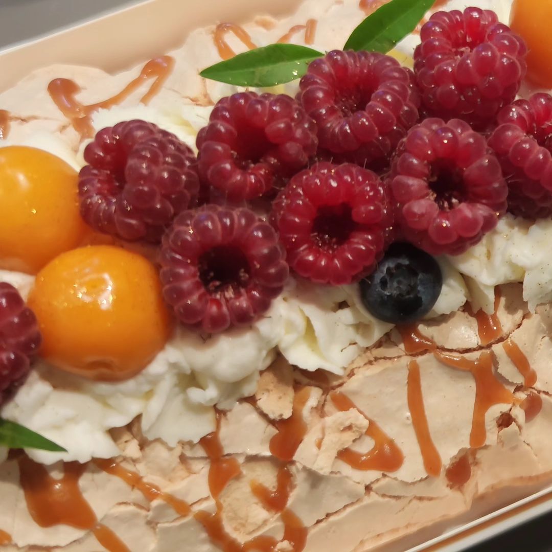 cats_calling в LOOKY — Вечер закончился вот такой вкусной красотой🍓🍰