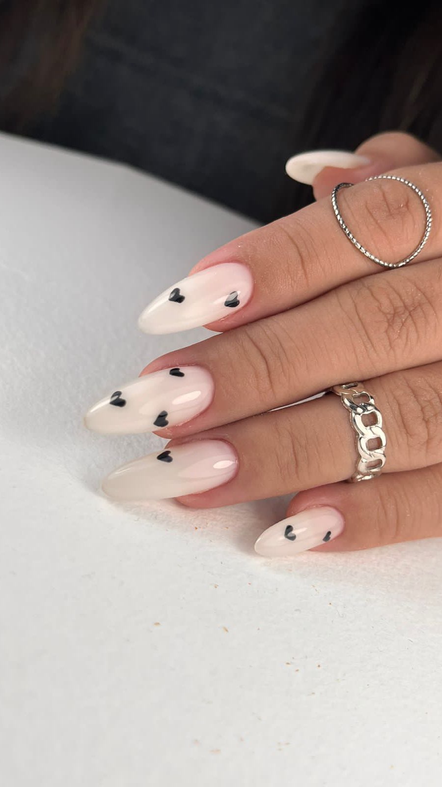 si_nails_ykt in LOOKY. #маникюр,#маникюрякутск,#гельлак,#наращиваниеногтей,#якутск,#аппаратныйманикюр,#педикюр,#педикюрякутск,#шеллак. 🖤

———————————————
...
