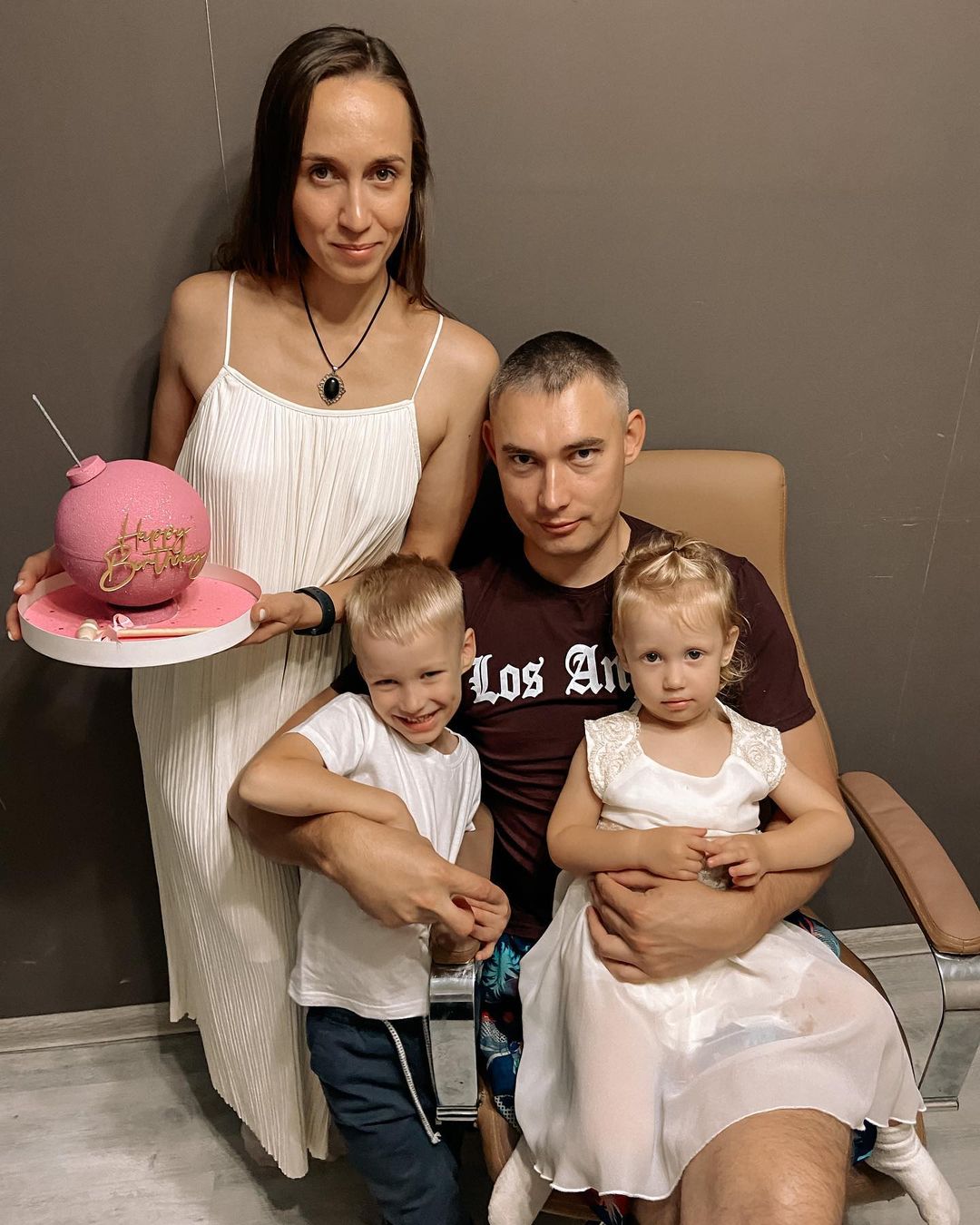 Замечательный день рождение в кругу любимых людей . #мне32полетнормальный #деньрождения