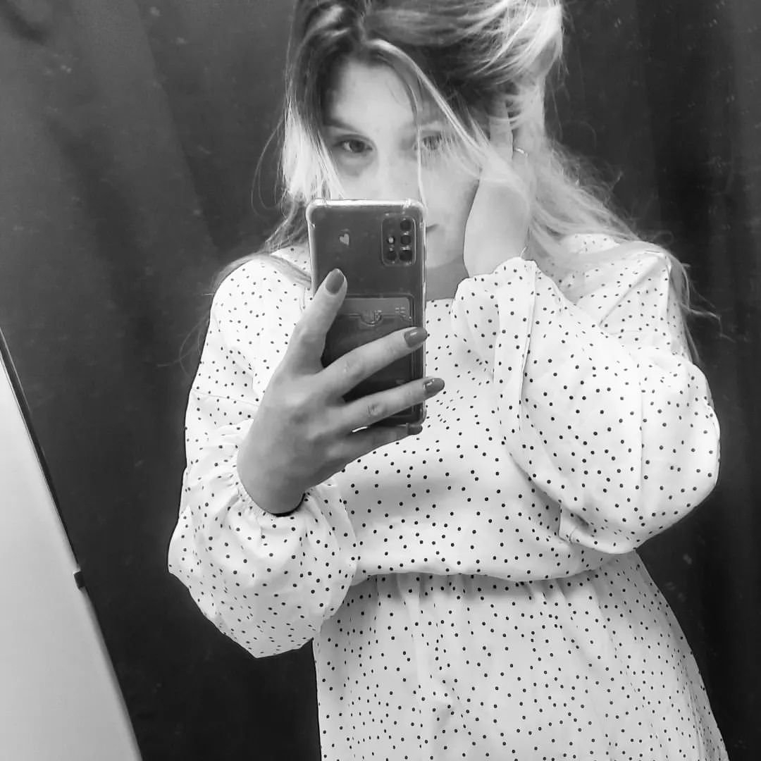 yulechka_1_8_97 in LOOKY. . null
