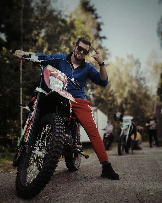 super_valerchik__ в LOOKY. . null