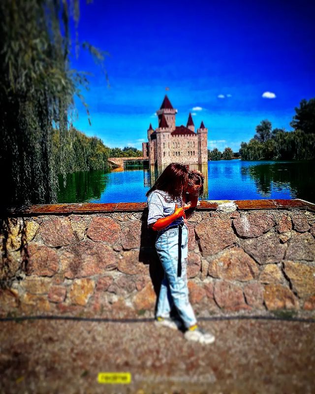 polina.vitk в LOOKY. . Носите на руках дете...