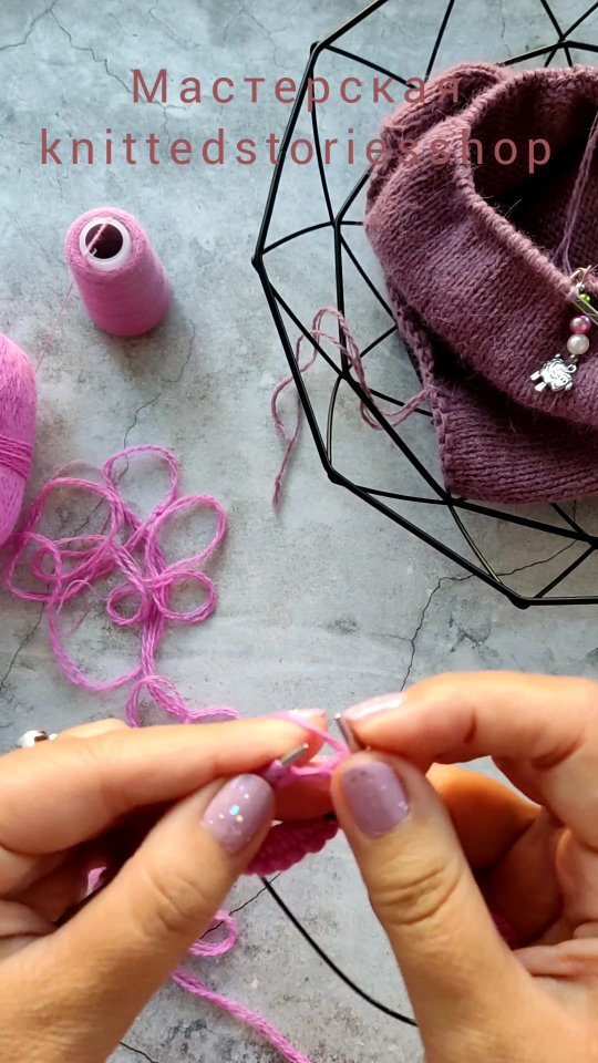 viktoria_viakraft в LOOKY. #вязание,#шапкабини,#вяжемспицами,#шапкаизпуханорки,#knitting,#knithat,#knitlove,#crochet,#instaknit,#knithats,#врекомендации☘️,#врекомендации❤️✨. В маленькой дружной ...