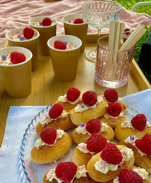 dovgan.cake в LOOKY. #кондитер,#кондитеркалининград,#кейкпопсы,#трайфлы,#эклеры,#меренговыйрулет,#бентоторт,#бенто,#бентобокс,#candybar,#candy,#kld,#kaliningrad,#sweet,#like. Candy bar для @devch...
