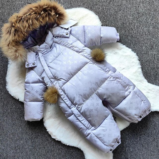 kombinezontut в LOOKY. #детскийкомбинезон#зимнийкомбинезон#комбинезонребенку#комбинезонзима#детскиекомбинезоны#комбинезондлямадыша#комбинезон#малыш#дети#детки#роддом#insta#instagram#baby#комбинезон#комбинезоны#beauty#sweet#winter. ❄️ ЗИМА❄️
🔘Комбинез...
